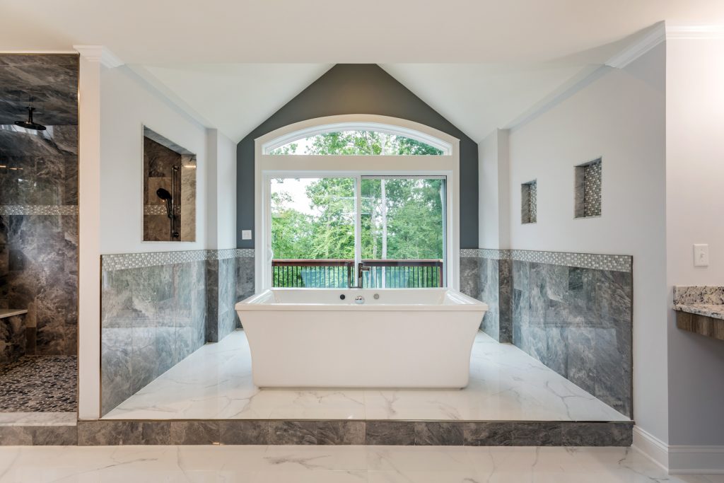 bathroom tub of 2021 HOBI “Best Spec Home $750k – $1M”