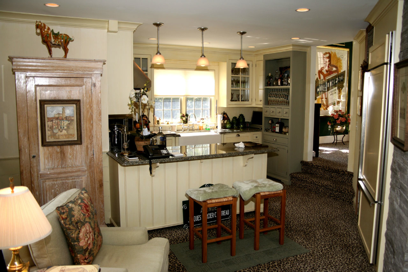 kitchen of 2005 HOBI “Best Spec Home $750k – $1M”